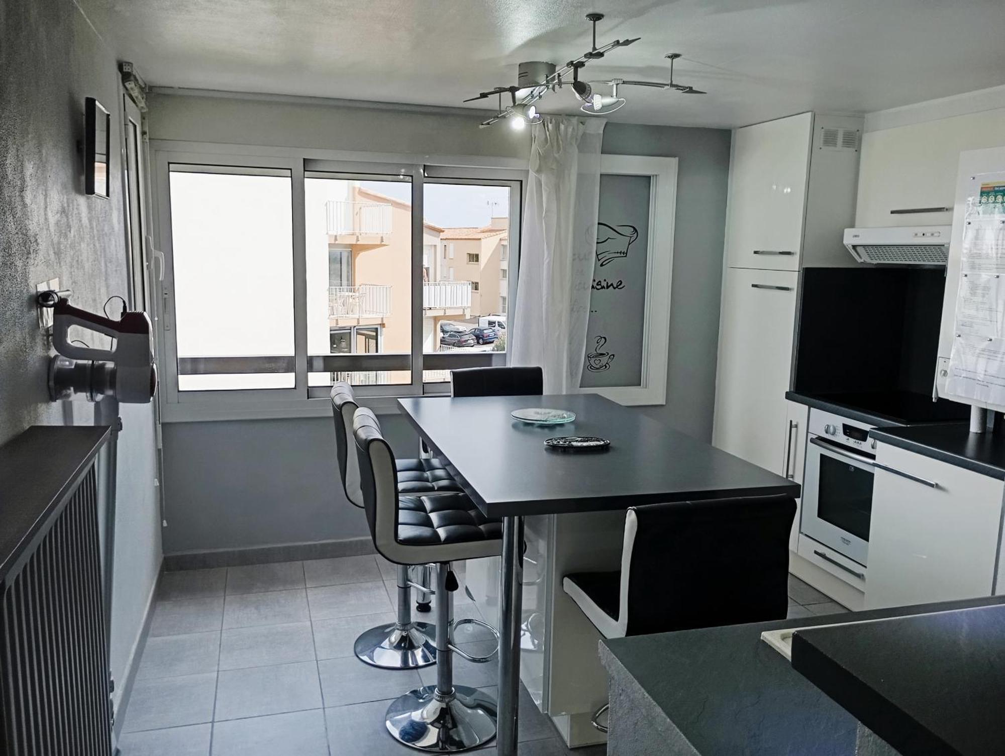 אגדה Grand Appartement Proche Port Et Plages, 6 A 8 Pers, 3 Chambres, Climatise מראה חיצוני תמונה